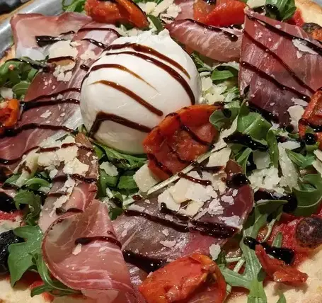 pizza au feu de bois à Orgères - image 2