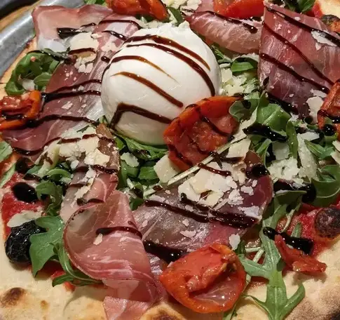 pizza au feu de bois à Saint-Armel - image 2